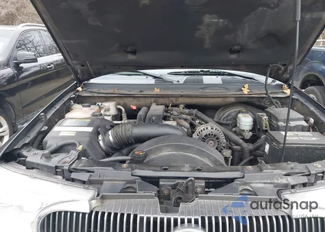 2005 Buick Rainier Cxl z USA, uszkodzony, nr VIN 5GAET13M852206889